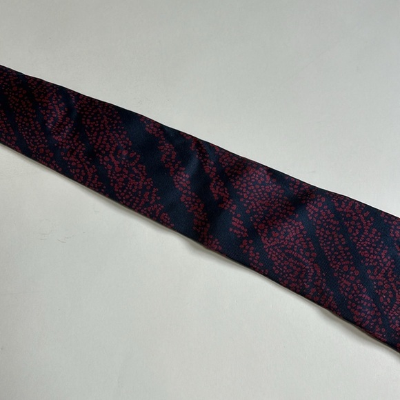 Givenchy Tie Silk Red Navy Blue 1980s iconic fashion Ritz Carlton - Picture 4 of 8